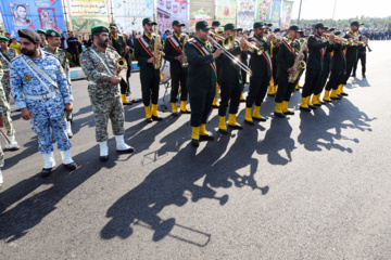 Le défilé des forces armées iraniennes à l’occasion de la Semaine sacrée de la défense