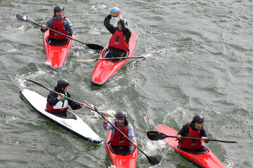 Liga Premier de Barco Dragón y Kayak Polo femenino