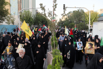 Iran : rassemblement de remerciement pour l'Opération « Promesse Véridique 2 » place Imam Hossein de Téhéran