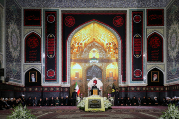 “Jotbe Jani” en el santuario del Imam Reza (P)