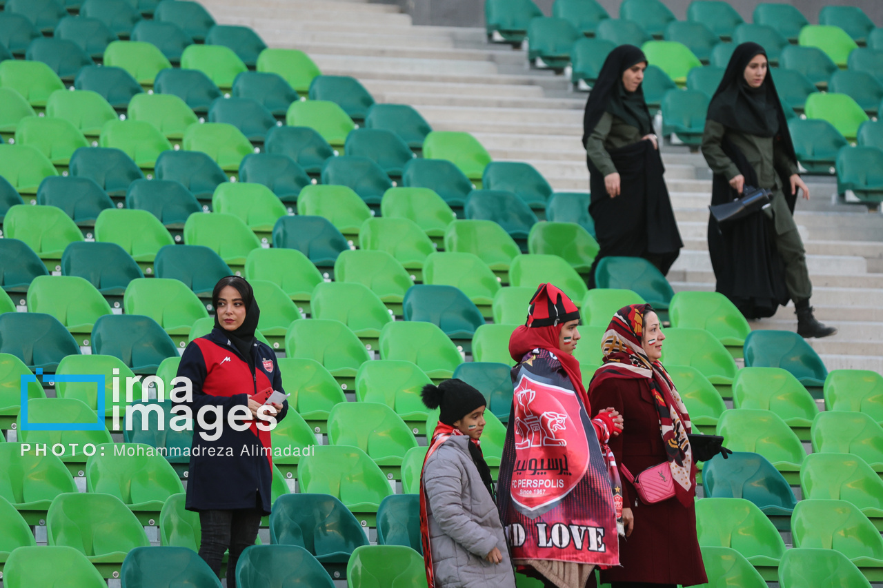 دیدار تیم‌های «منتخب ۹۸» و «پیشکسوتان سرخابی‌ها»