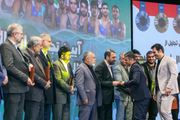 Hommage aux médaillés olympiques et paralympiques de Paris 