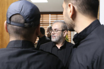 La cérémonie de condoléances pour le martyre de Sayed Hassan Nasrallah (Que sa demeure soit au Paradis) a eu lieu ce lundi 30 septembre 2024 au bureau du Hezbollah libanais  à Téhéran. Photo: Asghar Khamseh