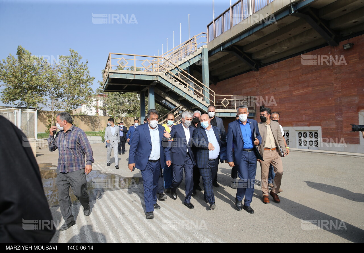 بازدید وزیر ورزش از مجموعه دوومیدانی آفتاب انقلاب