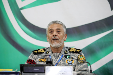 La phase principale de l'exercice militaire conjoint Zulfiqar 1403 a commencé ce samedi matin (22 février 2025) avec le code « Ô Allah, le Plus Grand », par le contre-amiral Habibollah Sayyari, le commandant des exercices. Photo : Mohammad Mahdi Pour-Arab-IRNA