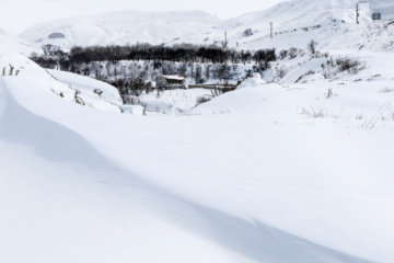 La beauté de la nature hivernale dans le village de Chibli, au nord-ouest du pays