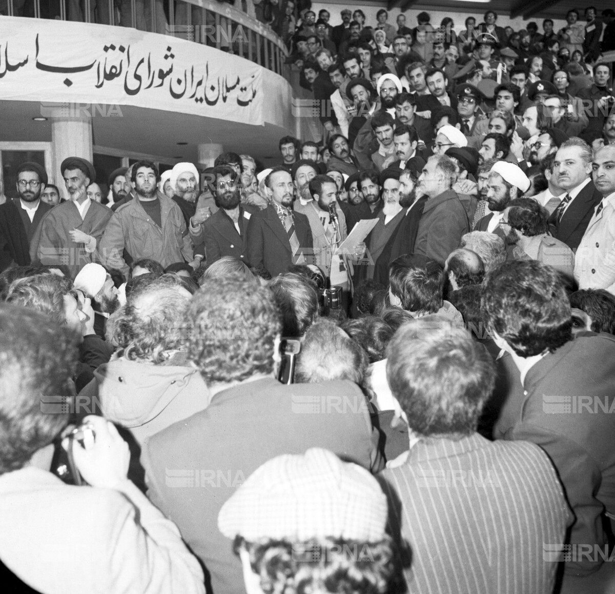 ورود امام خمینی به ایران - استقبال در فرودگاه مهرآباد