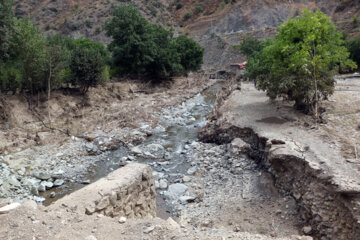 بازدید نایب رئیس مجلس از مناطق سیل زده روستاهای کلیبر