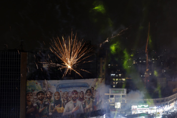 Téhéran-Rue Valiasr: feu d’artifice pour la Mi-Sha'ban