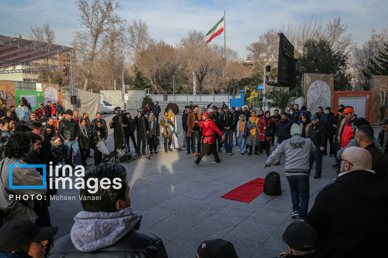 اجراهای خیابانی جشنواره تئاتر فجر- روز سوم