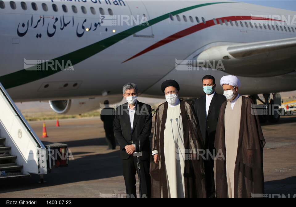 سفر رئیس جمهوری به استان فارس - مراسم استقبال در  فرودگاه بین‌ المللی شهید دستغیب شیراز