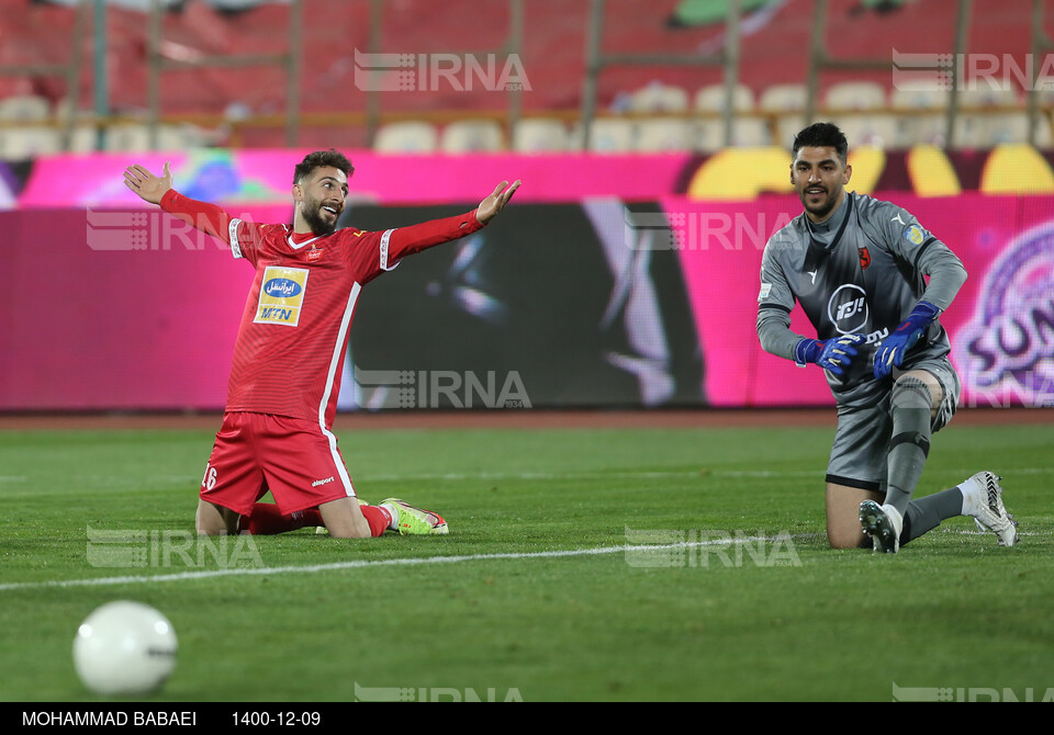 دیدار تیم های فوتبال پرسپولیس و مس رفسنجان