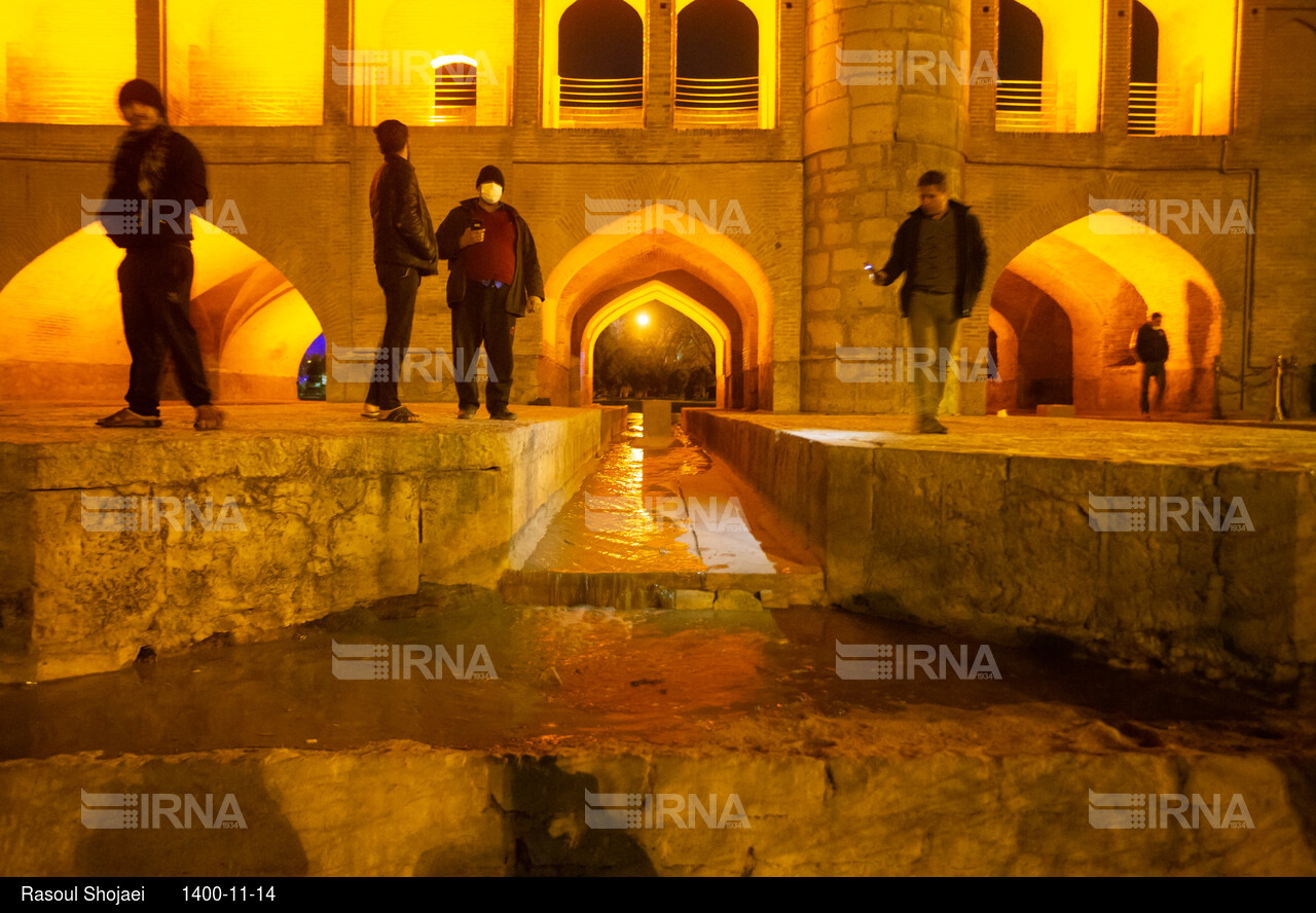 جاری شدن موقت زاینده رود در اصفهان