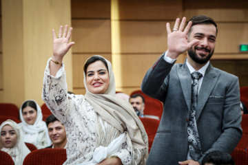 La celebración del matrimonio de 160 parejas de la Fuerza Terrestre del Ejército de Irán