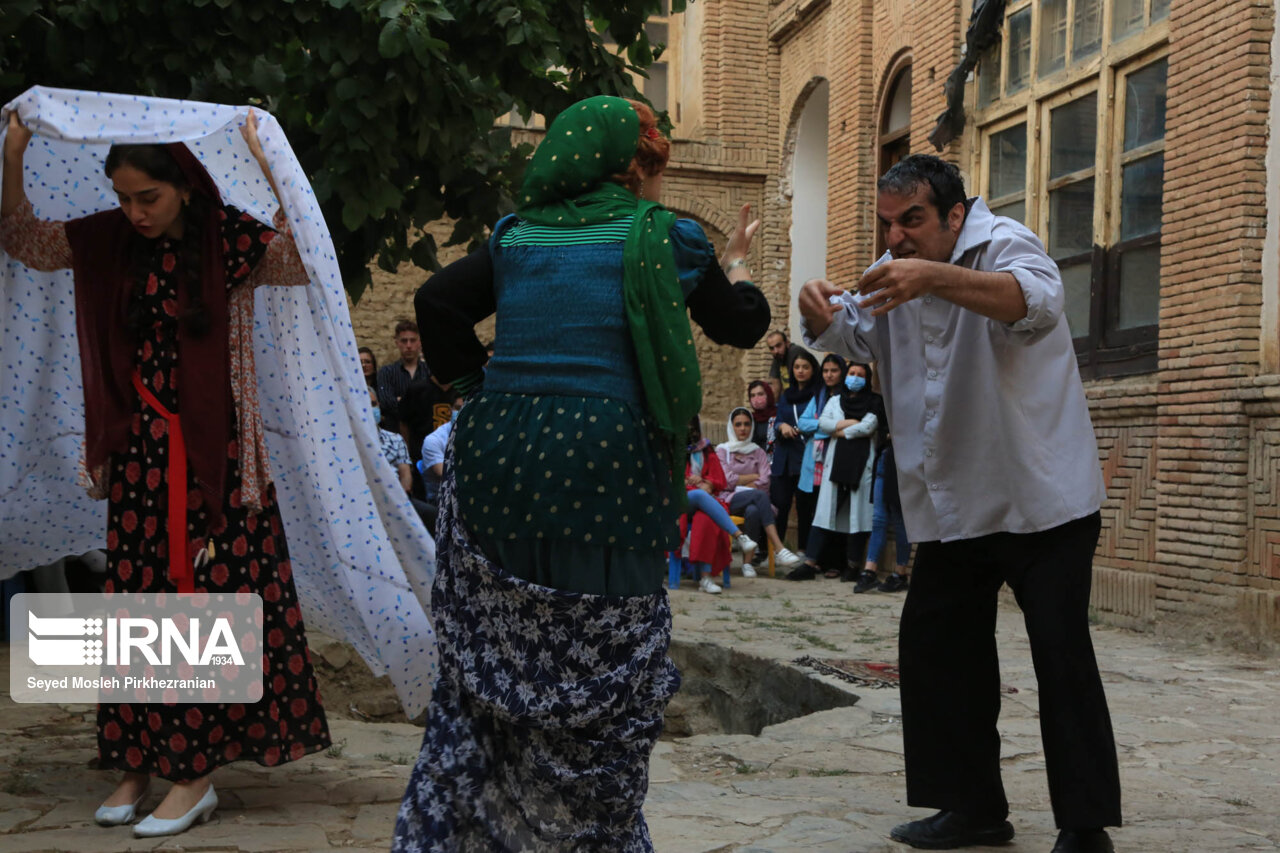 فراخوان هفدهمین جشنواره تئاتر کُردی سقز منتشر شد