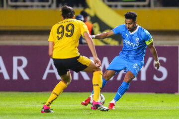 Football match between Sepahan and Al-Hilal