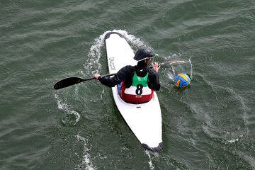 Liga Premier de Barco Dragón y Kayak Polo femenino