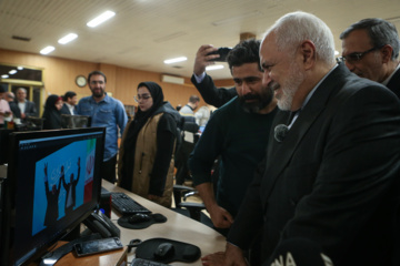 Visite de Mohammad Javad Zarif à l'IRNA