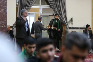 Iran : cérémonies de remise des turbans aux étudiants de l'école de théologie de Qom 