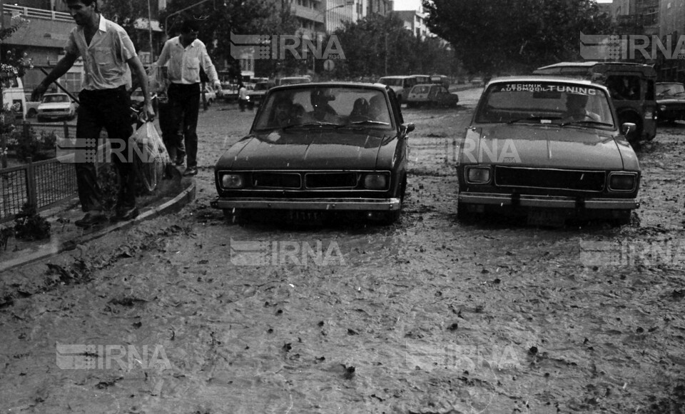 سیل در خیابانهای تهران