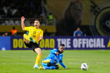 Football match between Sepahan and Al-Hilal