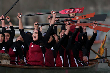 Liga Premier de Barco Dragón y Kayak Polo femenino