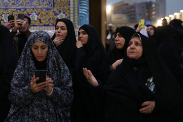 L'ambiance du sanctuaire de l'Imam Reza (P) à la veille de l’anniversaire de la bienheureuse naissance du très vénéré Imam Ali (P)