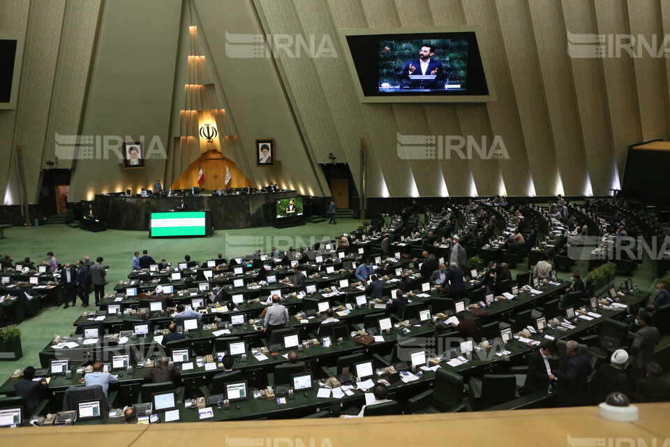 حضور وزرای ارتباطات و ارشاد در جلسه 28 تیر مجلس شورای اسلامی