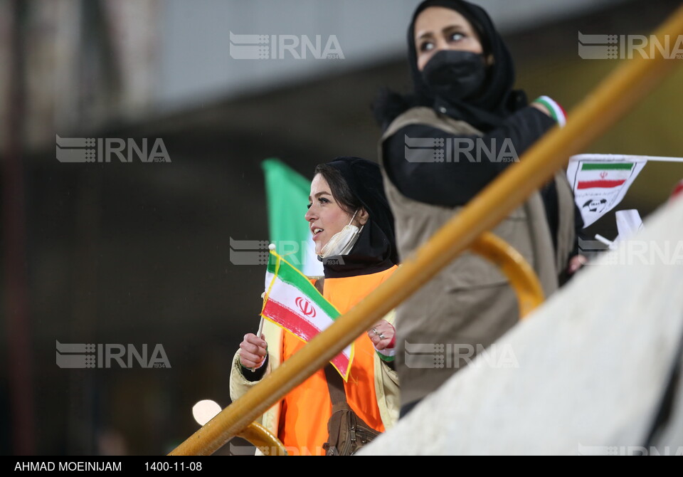 شادی در ورزشگاه آزادی پس از صعود به جام جهانی ۲۰۲۲ قطر