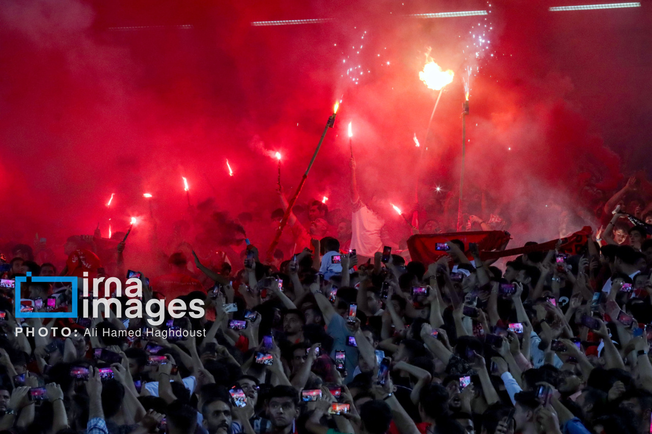 لیگ برتر فوتبال- تراکتور و پرسپولیس