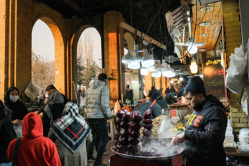 Compras para la noche de Yalda en Teherán