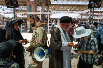 Foreign Pilgrims of Arbaeen at the Iran-Iraq Border