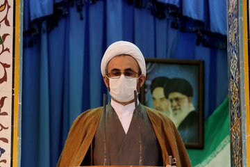 امام جمعه ایلام: استقلال و آزادی مهمترین دستاورد انقلاب اسلامی است