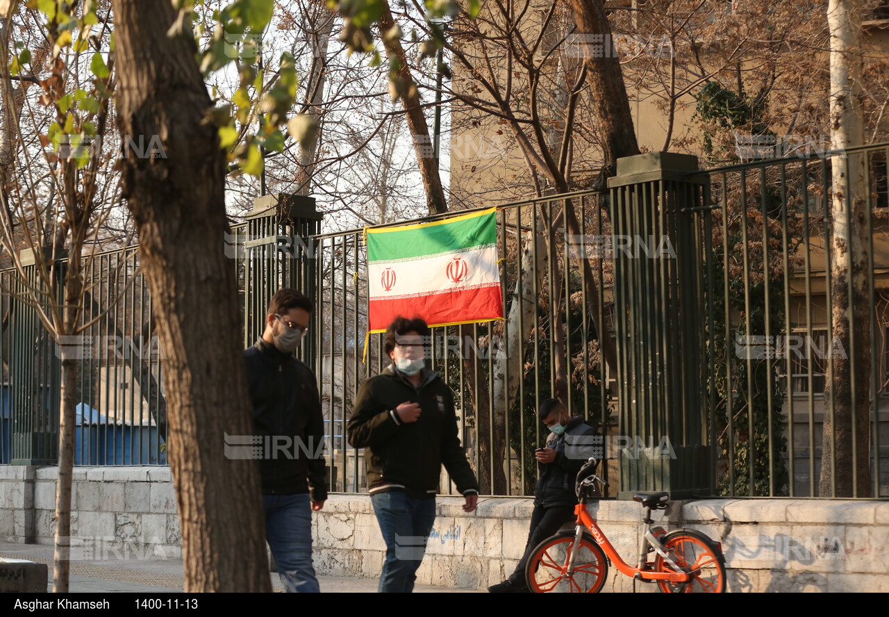 آذین بندی مسیر اصلی راهپیمایی ۲۲ بهمن در تهران