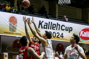 U-18 basketball match between Iran and Turkiye