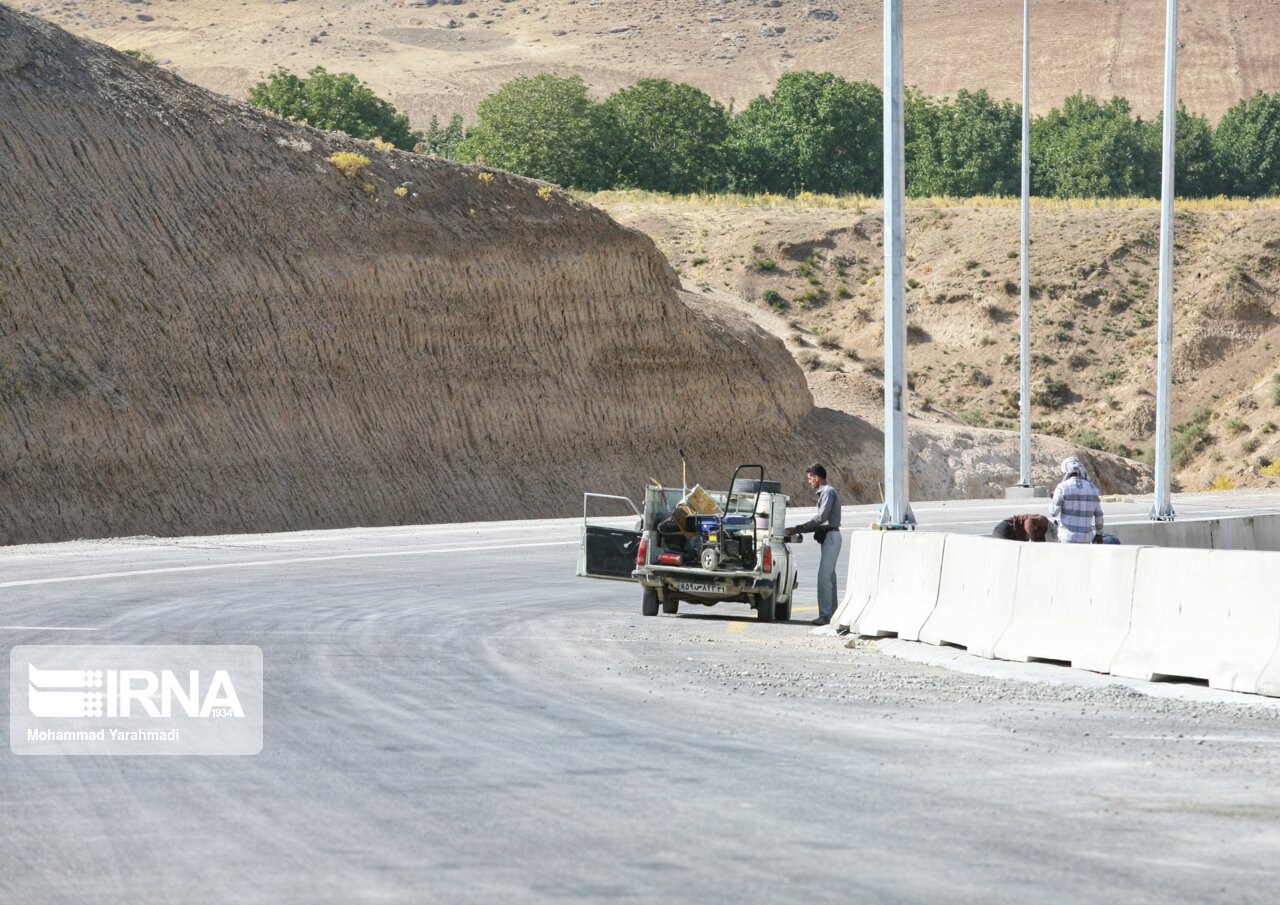 ایجاد بیش از پنج هزار کیلومتر زیرساخت راه طی ۲ سال گذشته پیگیری شد