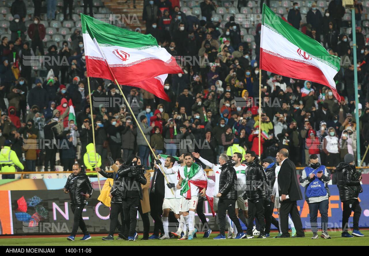 شادی در ورزشگاه آزادی پس از صعود به جام جهانی ۲۰۲۲ قطر