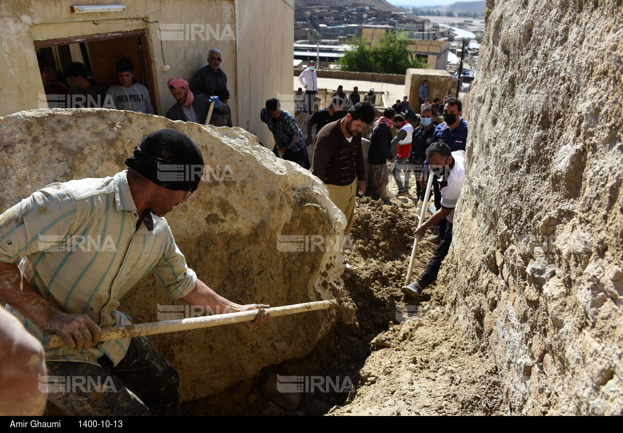 مرگ جوان لاری به علت ریزش کوه ناشی از باران شدید