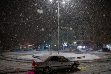 Caída de nieve otoñal en Tabriz