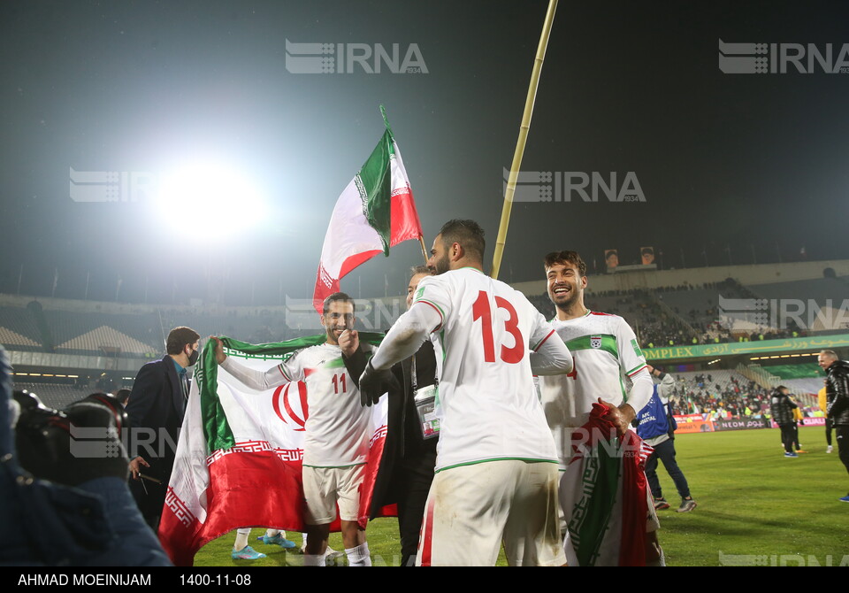 شادی در ورزشگاه آزادی پس از صعود به جام جهانی ۲۰۲۲ قطر