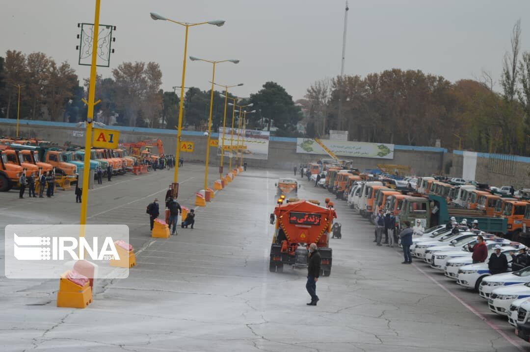 مانور برف‌روبی در بوستان نهج‌البلاغه تهران برگزار شد