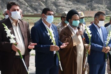 غبار روبی مزار شهدای منطقه آزاد ماکو به مناسبت سالروز آزادسازی خرمشهر