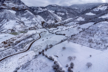 Hiver 2025: nature enneigée des hauteurs de la province de Golestan au nord de l'Iran