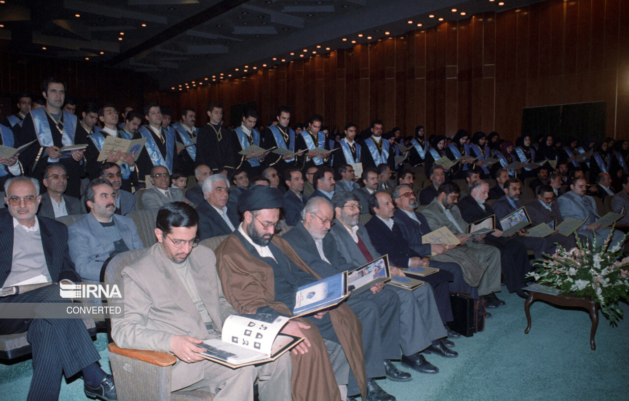 جشن فارغ التحصیلی دانشگاه علوم پزشکی شهید بهشتی با حضور معاون اول رییس جمهوری