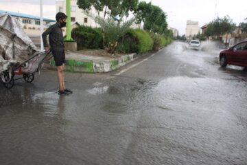 بارندگی وآب گرفتگی در خیابان های سمنان