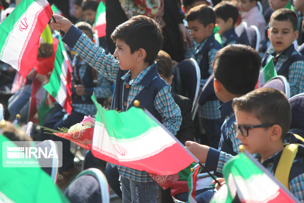 آیین جشن شکوفه‌ها در ایلام برگزار شد