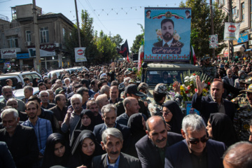 Funeral por el mártir Sayad Mansuri en Kermanshah