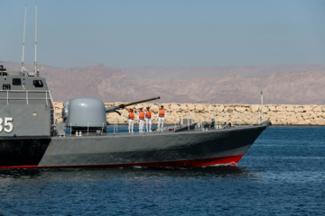 Conmemoración del Día de la Marina del Ejército iraní en Kish 