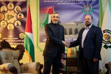 Iran acting FM visits Hamas office