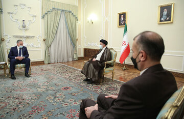 Tajik FM meets with President Raisi